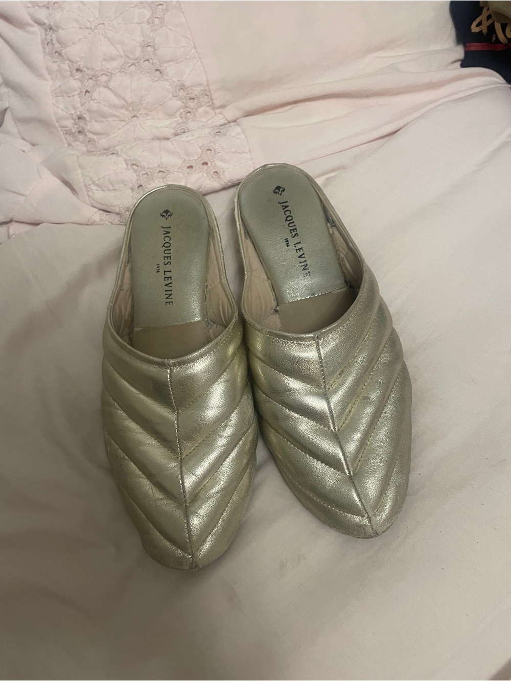 Jacques Levine used n worn Metallic Quilted Gold Slip-On slippers for Women
